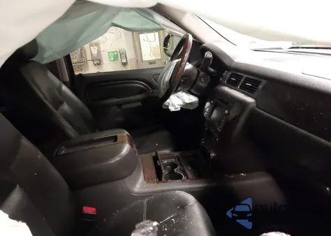 2011 GMC Yukon Xl 1500 Denali z USA, uszkodzony, nr VIN 1GKS2MEF3BR141591